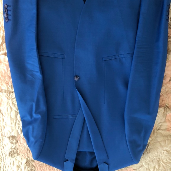 Men Suits - Picture 1 of 3